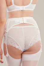 Load image into Gallery viewer, Fraulein Annie Falling In Love Short