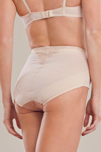 Fraulein Annie Falling In Love Shaping Brief